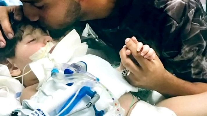 Telediario 1 - EE.UU. impide a una madre yemení despedirse de su hijo