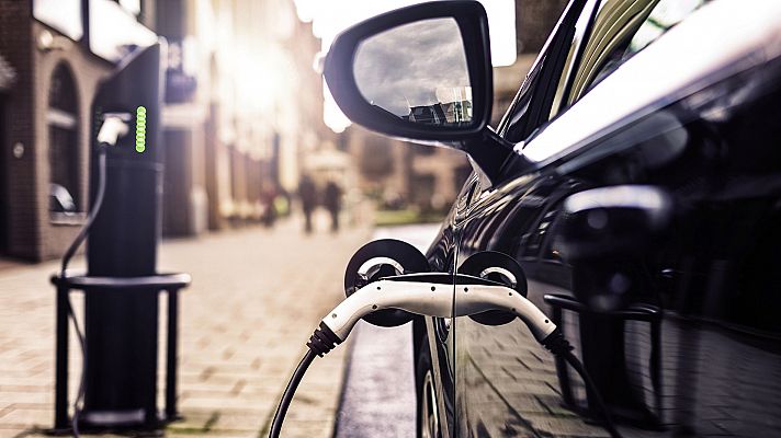 Los coches eléctricos permiten ahorrar en gasolina