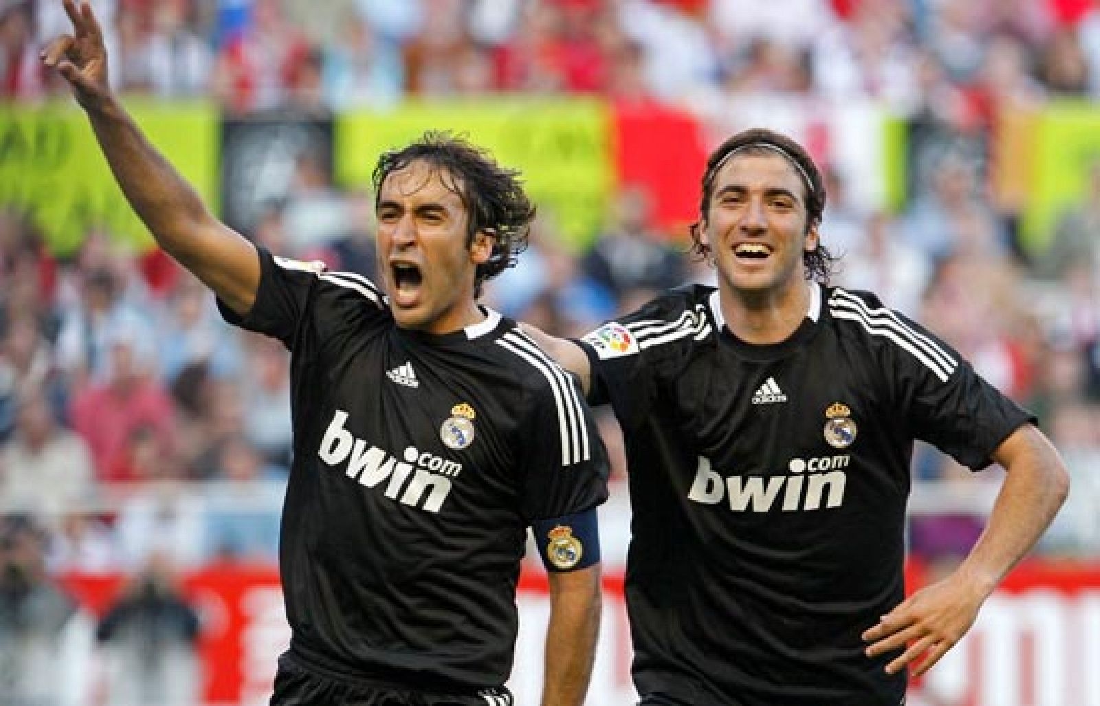 Raúl conjura al Bernabéu | Ver