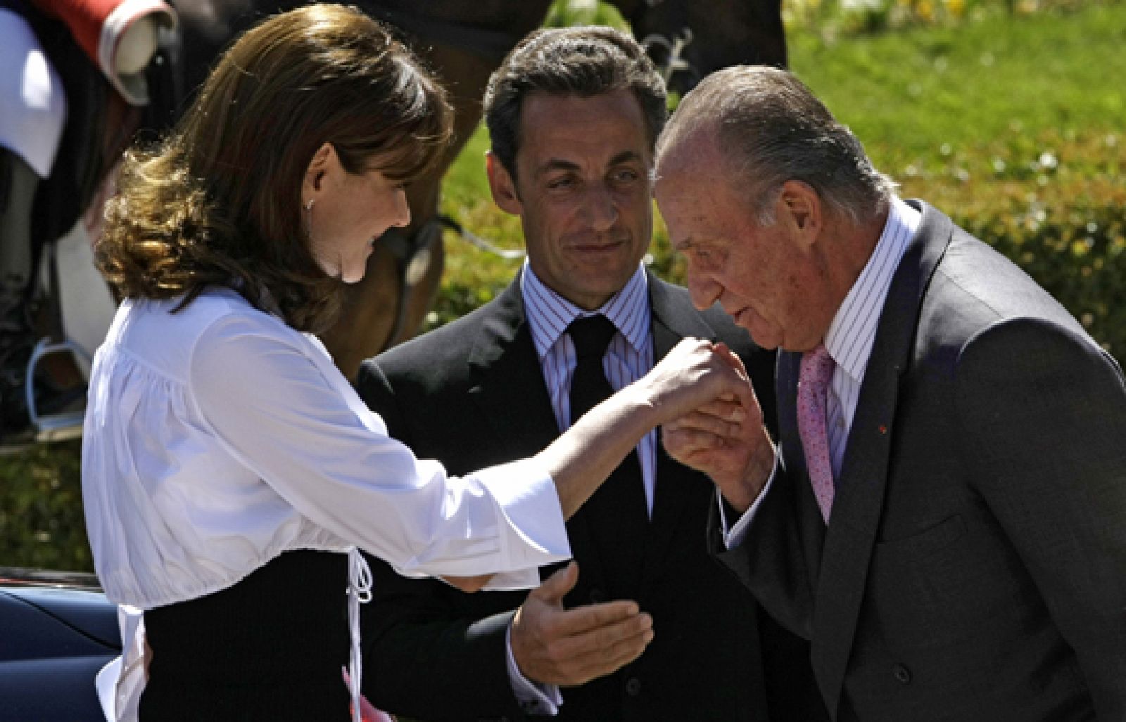 Sarkozy y Bruni aterrizan en España.