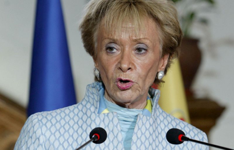 La vicepresidenta primera del Gobierno, María Teresa Fernández de la Vega, ha pedido calma ante el problema de salud pública generado por la gripe porcina y ha dicho que en España la situación está bajo control. 