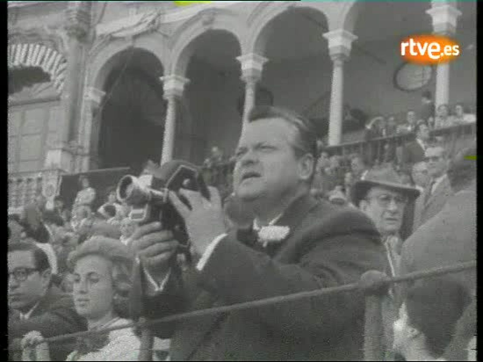 Famosos en la Feria de Abril de Sevilla - Fue noticia en el Archivo de RTVE | Ver