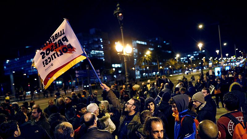 Los CDR bloquean la avenida Diagonal de Barcelona por la reunión de Sánchez y Torra