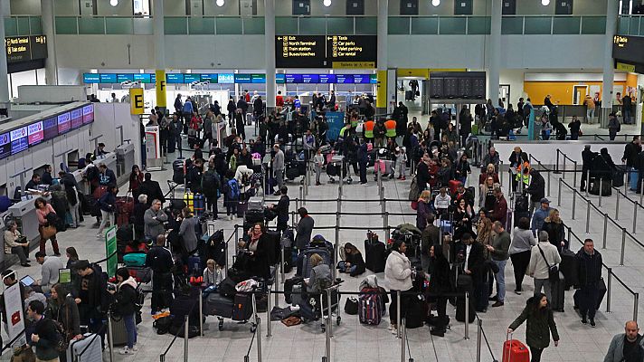 El aeropuerto londinense de Gatwick, cerrado por dos drones