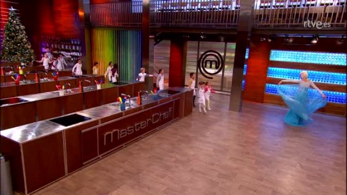 MasterChef Junior - Eva se convierte en Elsa de Frozen para Navidad