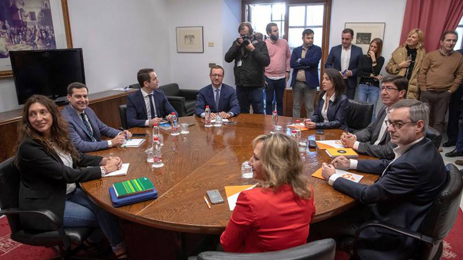 PP y Cs cierran un acuerdo de gobierno en Andalucia | Ver