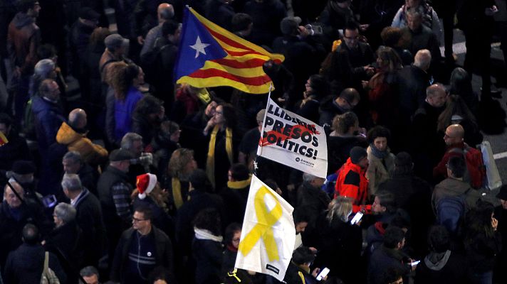 Informativo 24h - Multitudinaria manifestación en Barcelona contra el Consejo de Ministros