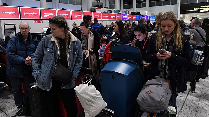 Gatwick reanuda los  vuelos 