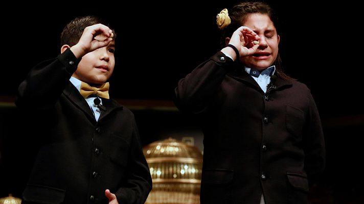 Lotería de Navidad - La niña Nerea Pareja se emociona y apenas puede cantar el quinto premio 47.862