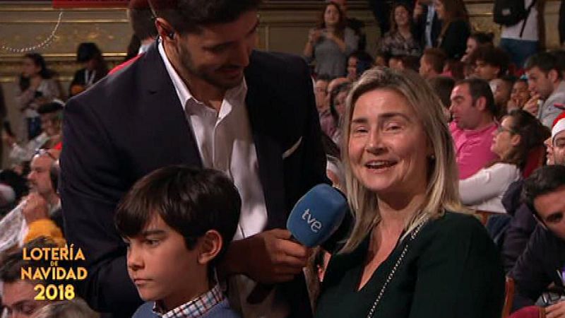 Carolina fue la primera niña de San Ildefonso que cantó un premio gordo, después de que dos años antes éstas se incorporasen al sorteo, hasta entonces solo masculino. Fue en 1986, con el número 03.772, y Carolina, que ha asistido al Teatro Real para 