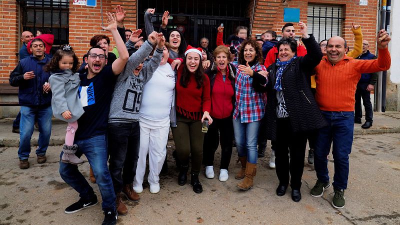 El Bar Hornija, en la localidad vallisoletana de San Román de Hornija, ha repartido un número "importante" de décimos del 7.568, uno de los quintos premios de la Lotería de Navidad. Así lo ha señalado,  Alejandro Alonso hijo del propietario del estab