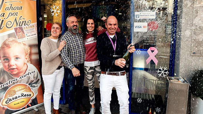 Lotería de Navidad - Los dos cuartos, el 42.206 y el 67.774, llevan millones a Llodio y más de 30 provincias