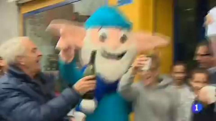 Telediario 1 - El Gordo de la Lotería de Navidad, el 3.347, cae muy repartido por toda España