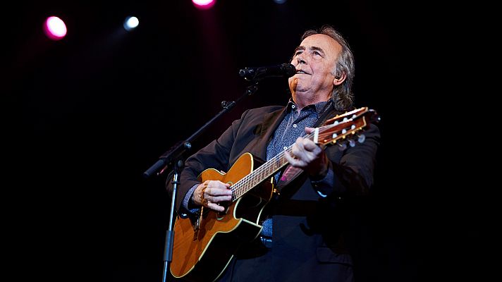 Telediario 1 - Serrat interrumpe un concierto en Barcelona para responder a un espectador que le dijo que cantara en catalán