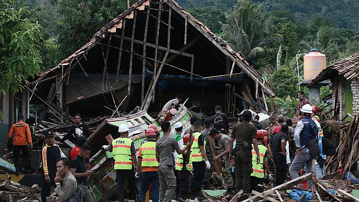 Un nuevo tsunami en Indonesia deja más de 200 muertos