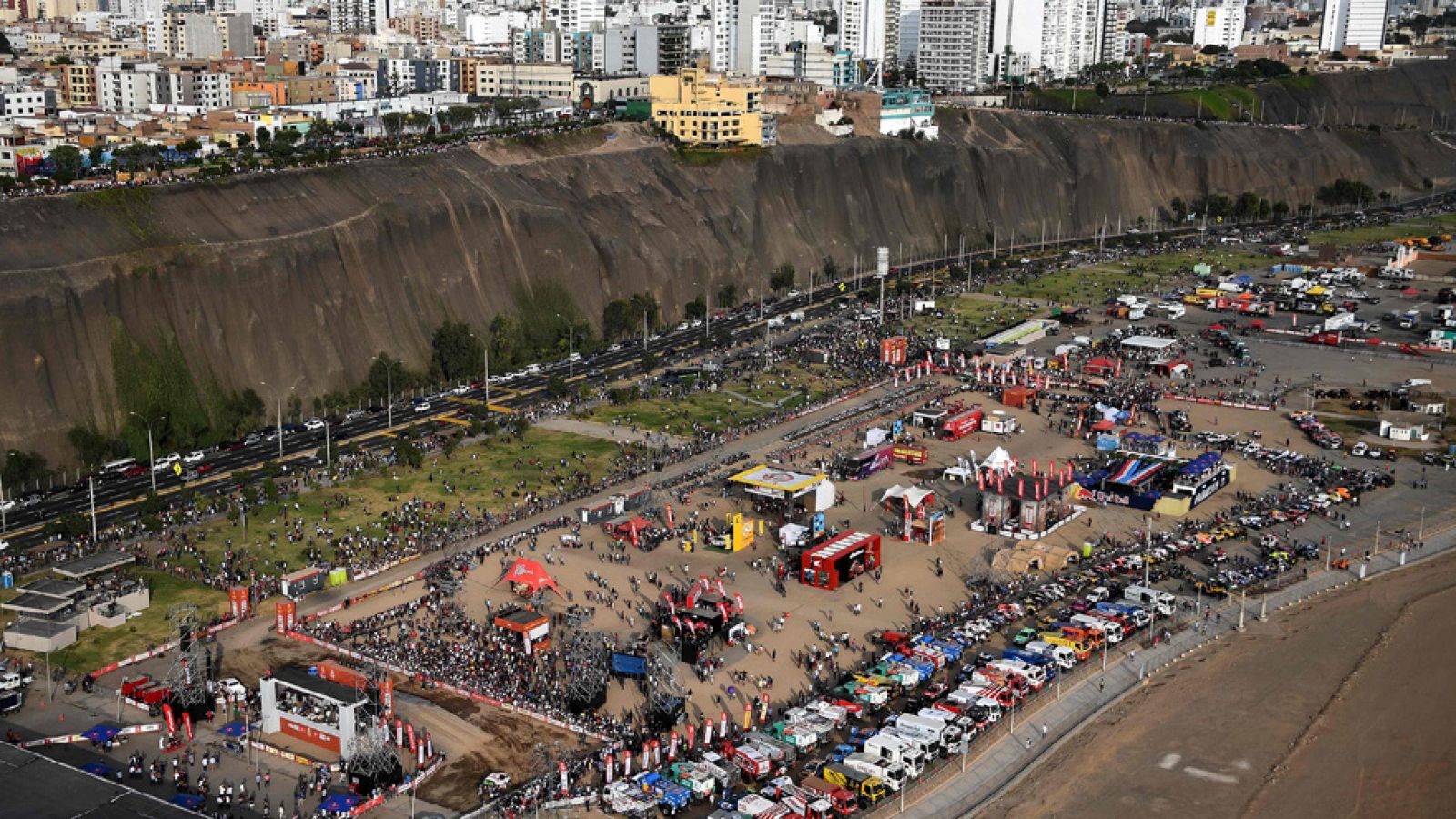 Telediario 1: El Dakar, una carrera para aventureros y no solo para profesionales | RTVE Play