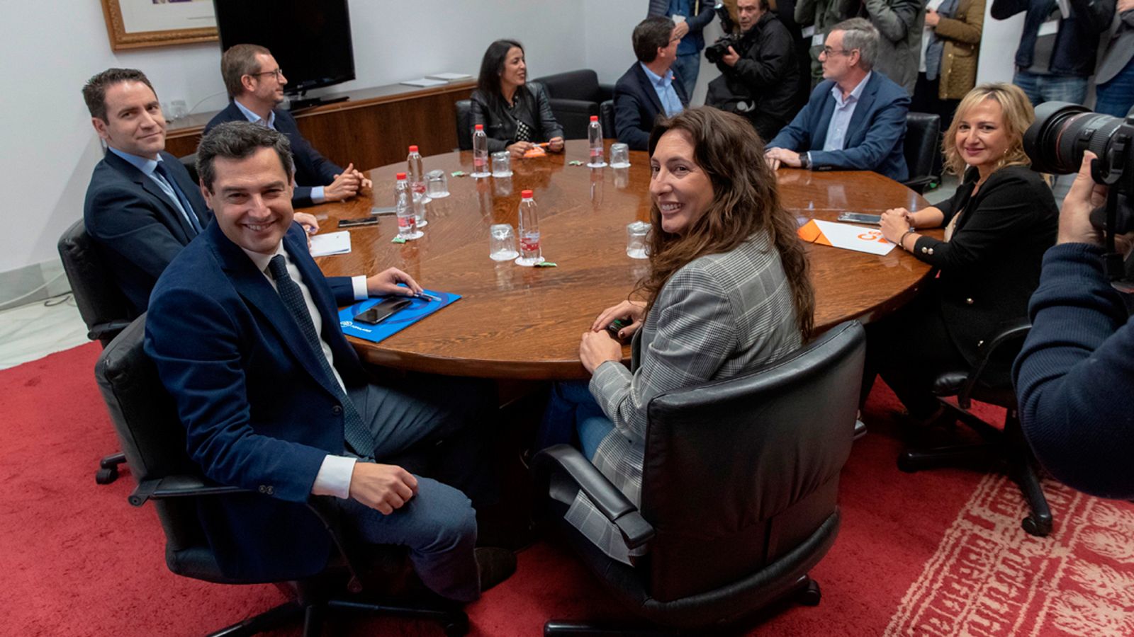 Elecciones Andalucía: PP y Ciudadanos cierran su pacto de gobierno en Andalucía - RTVE.es