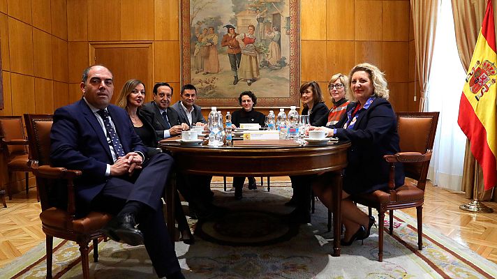 Telediario 1 - Gobierno y autónomos firman el acuerdo que sube la cotización pero amplía sus derechos