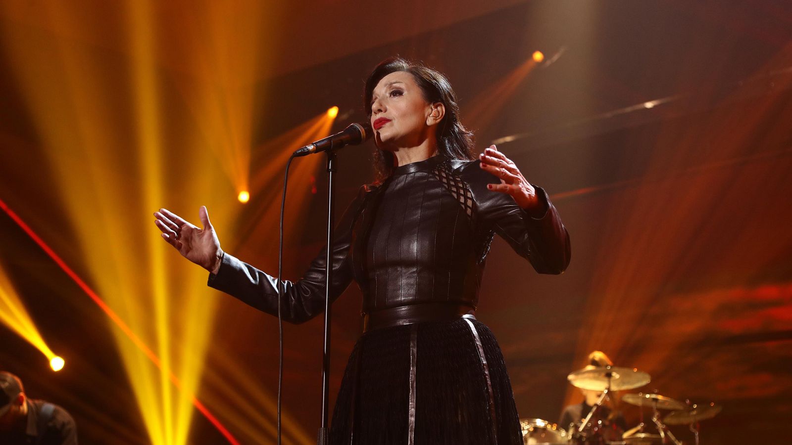 OT 2018 - Luz Casal canta "Miénteme al oído" en la gala de Navidad