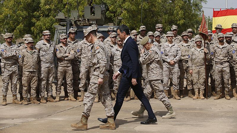 Pedro Sánchez visita a las tropas en Mali