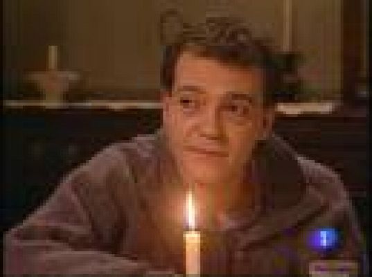 Amar en tiempos revueltos - César, enamorado de Alfonso