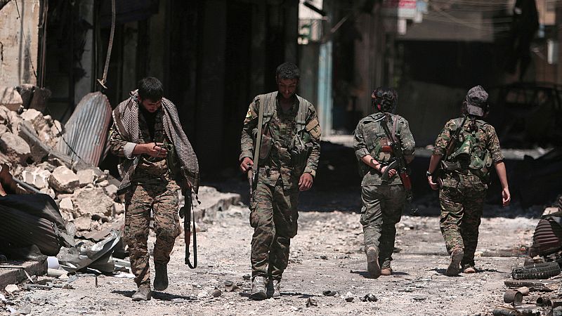 Las tropas sirias entran en el enclave kurdo de Manbij