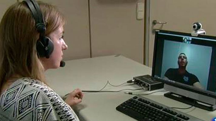 Telediario 1 - Una ONG crea clases de inglés online y gratis para refugiados