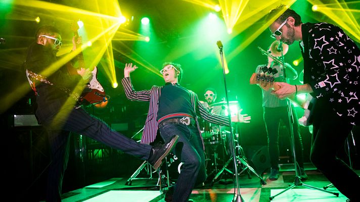 Cachitos de hierro y cromo - El cabaret de hierro y cromo