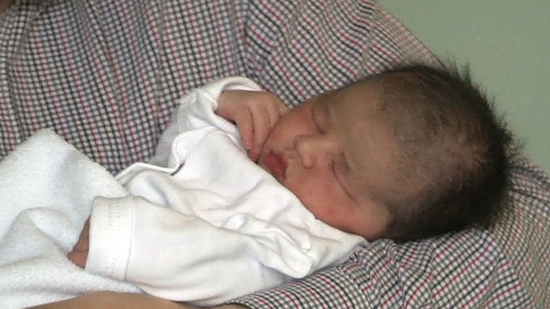 La primera bebé de 2019 nace en Zaragoza con las campanadas