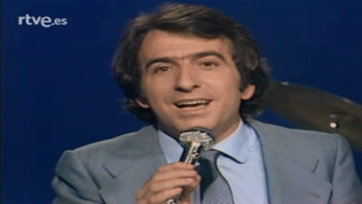 Retrato en vivo - Jos� Luis Perales canta 'Un velero llamado libertad' (1979)