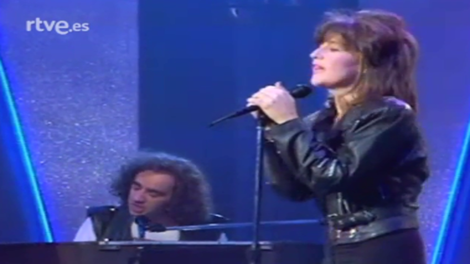 ¿Pero esto qué es? - Cómplices - Es por ti | Ver