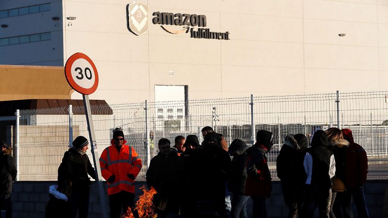 Los trabajadores de Amazon retoman la huelga en plena campaña de Reyes