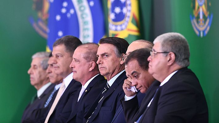 Bolsonaro despedirá a funcionarios con ideas "comunistas"