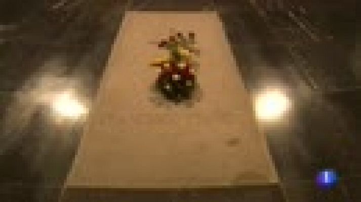 Telediario 1 - El Gobierno sigue con el proceso para exhumar a Franco pese a la negativa del prior del Valle de los Caídos