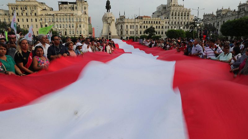 Marcha en Perú para exigir la renuncia del Fiscal general 