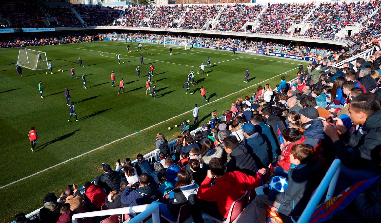 Más de 11.000 aficionados en el Miniestadi para ver al Barça | Ver