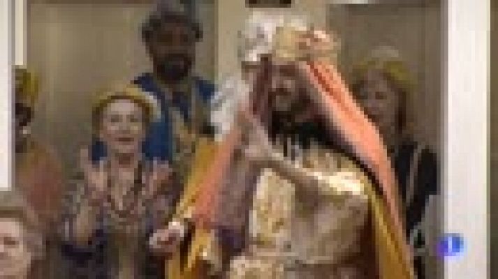 Telediario 1 - Los Reyes Magos no se olvidan de los mayores