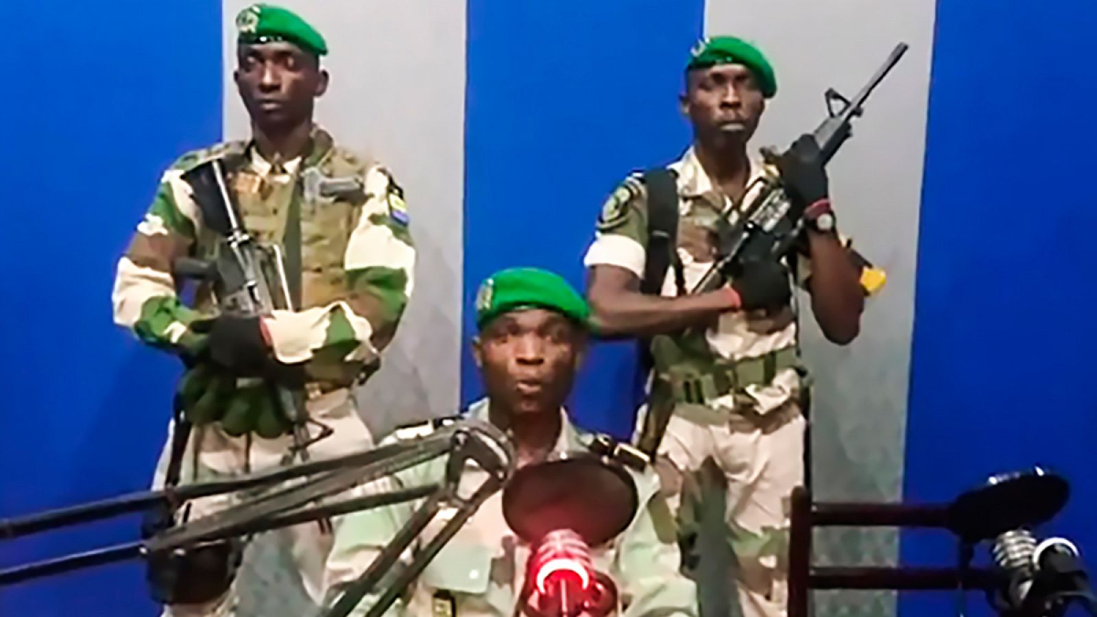 Intento de golpe de Estado en Gabón: un grupo de militares toma la radio estatal 