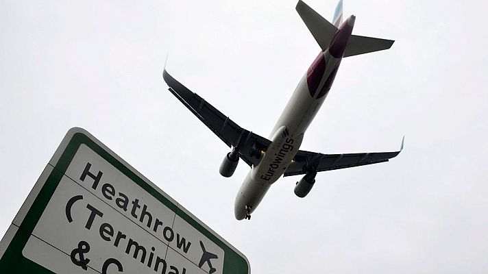El avistamiento de un dron paraliza durante una hora el aeropuerto de Heathrow