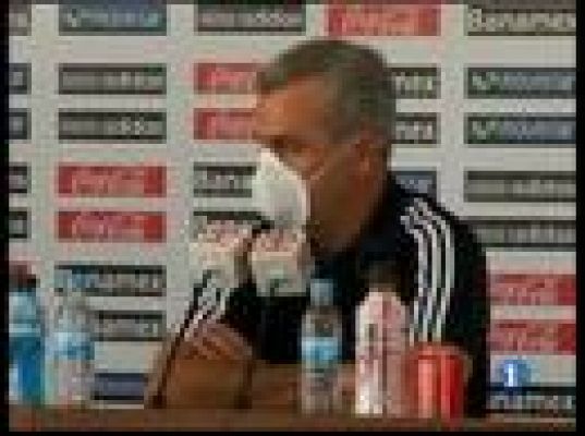  - Javier Aguirre da ejemplo