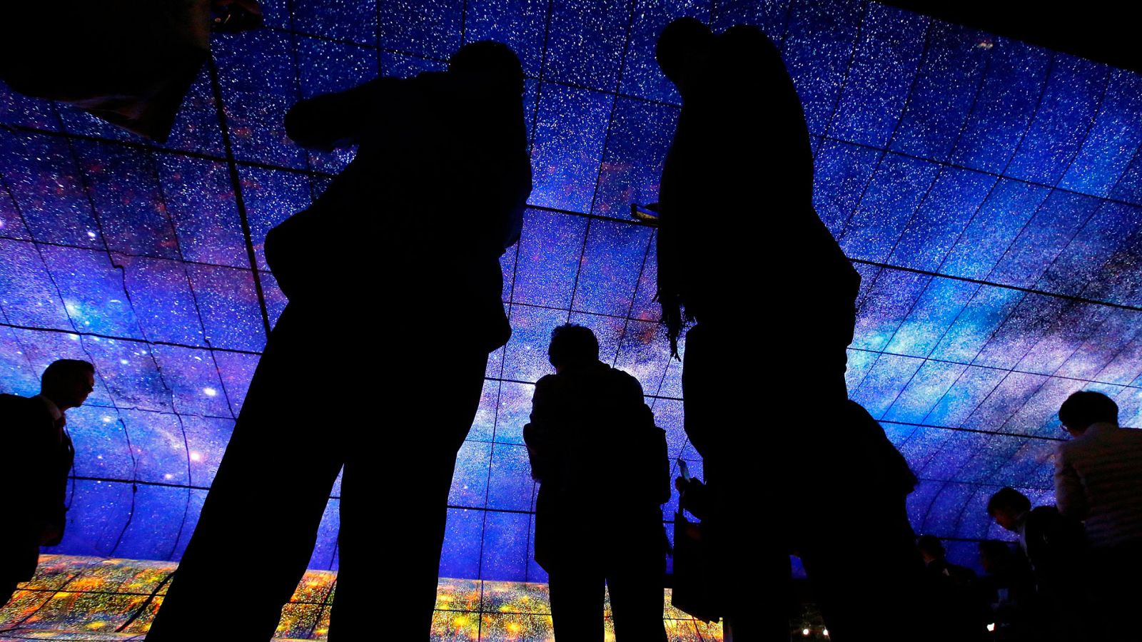 Desde hace medio siglo, la feria CES de Las Vegas muestra cada año los dispositivos tecnológicos que formarán parte de nuestro día a día a corto plazo. Esta edición trae nuevos avances sobre tecnología 5G, inteligencia artificial o coches autónomos.