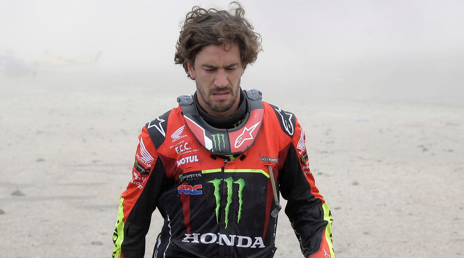 Joan Barreda se vio obligado a abandonar tras caer a un barranco en la tercera etapa del Dakar. El piloto español recuerda cómo sucedió todo en una entrevista con TVE.