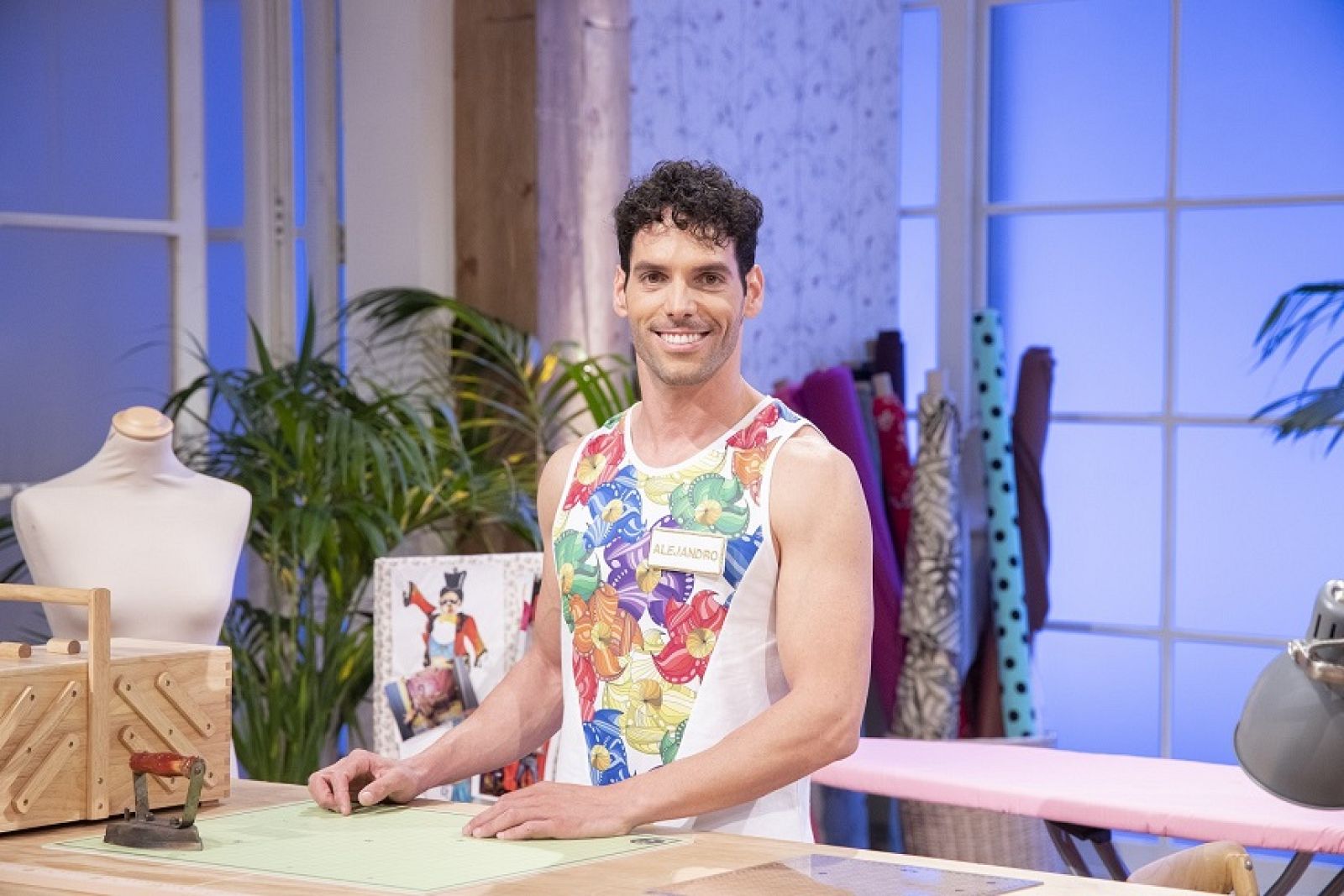 Maestros de la Costura - Alejandro 37 años. Málaga. Actor | Ver