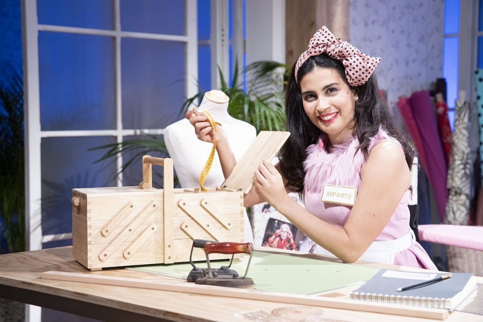 Maestros de la Costura - Amparito 28 años. Valencia. Propietaria de boutique. | Ver