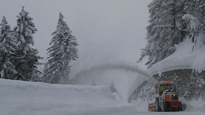 El temporal de frío y nieve causa estragos en Centroeuropa