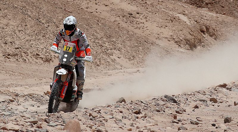 La piloto española Laia Sanz ha reconocido que está "físicamente mejor de lo que esperaba", después de llegar al Dakar tras sufrir una mononucleosis que le impidió prepararse la carrera.