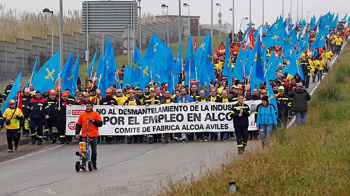 La plantilla de Alcoa en Asturias se moviliza contra los despidos