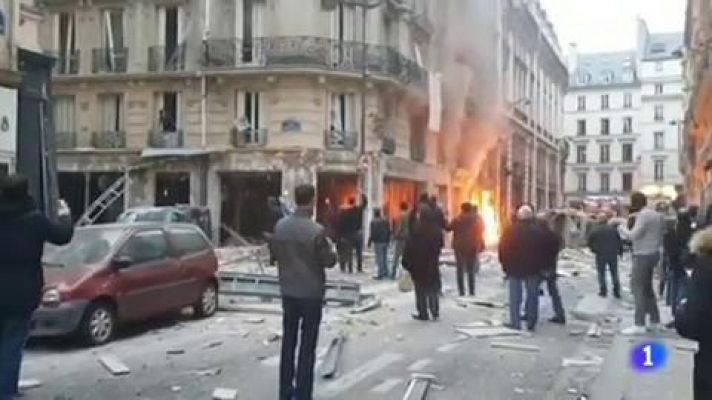 Telediario 1 - Una explosión causa al menos tres muertos, entre ellos una española, en una panadería de París