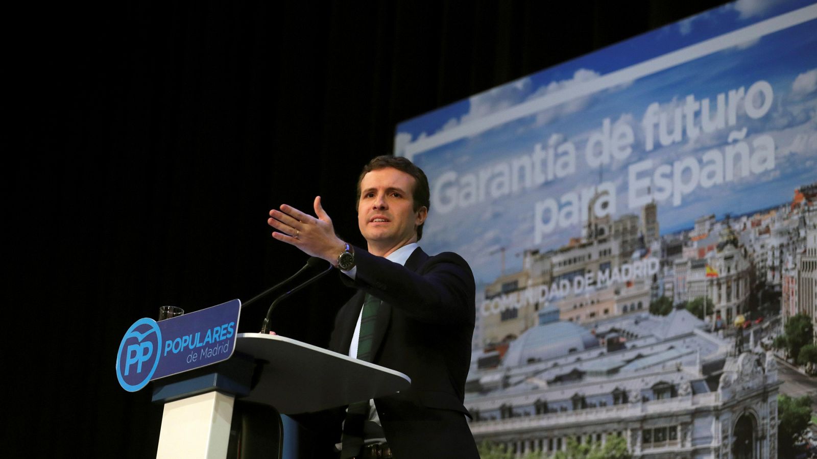 Casado sobre Sánchez: "Se quiere quedar aquí hasta 2020 aunque sea retorciendo las instituciones"