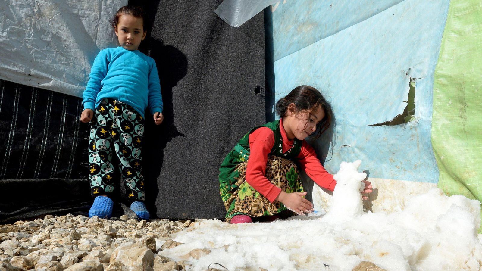 Telediario 1: Los refugiados sirios que viven en campamentos en el Líbano sufren los rigores del invierno | RTVE Play